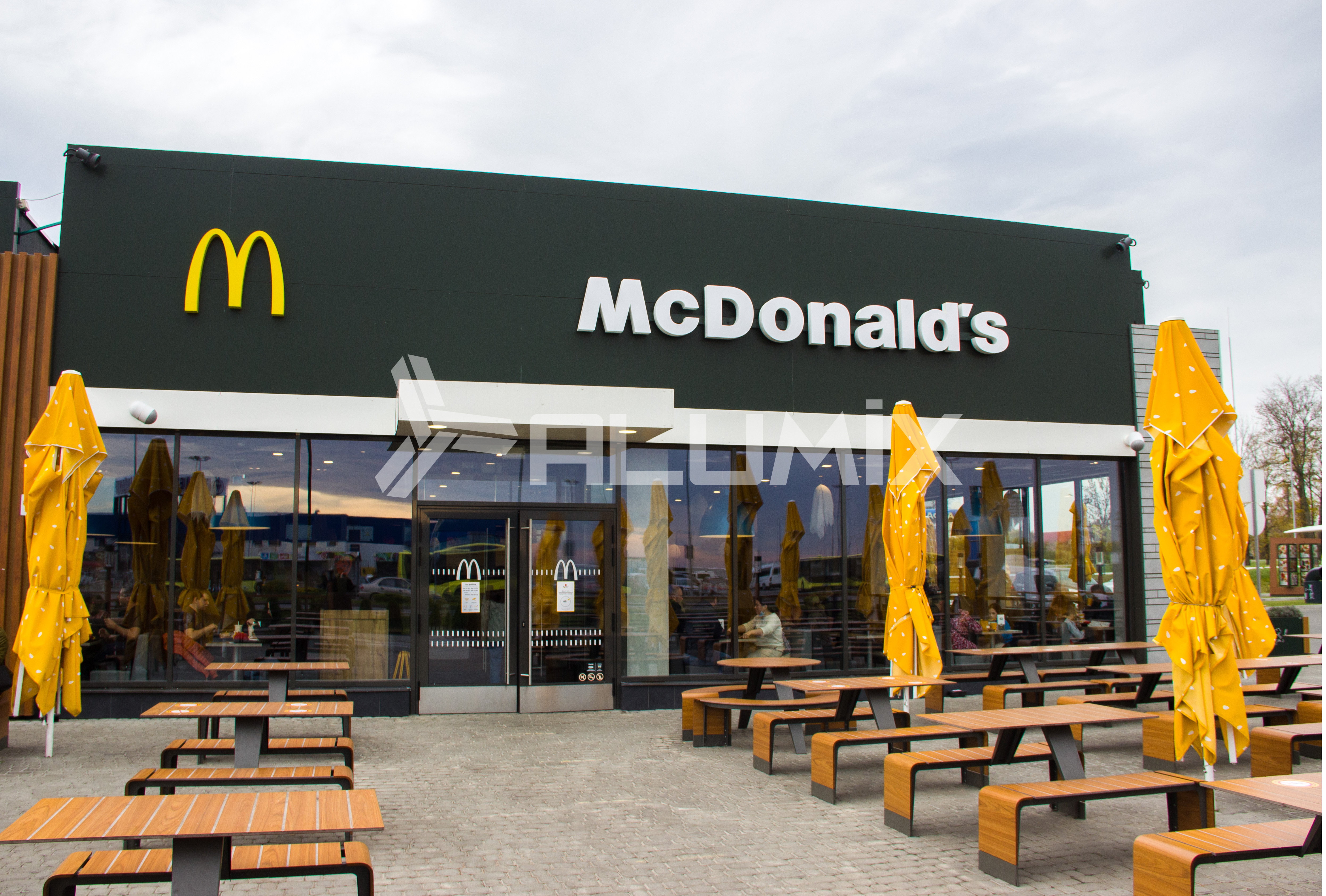 Фасадне скління для ресторану «McDonald’s» 
